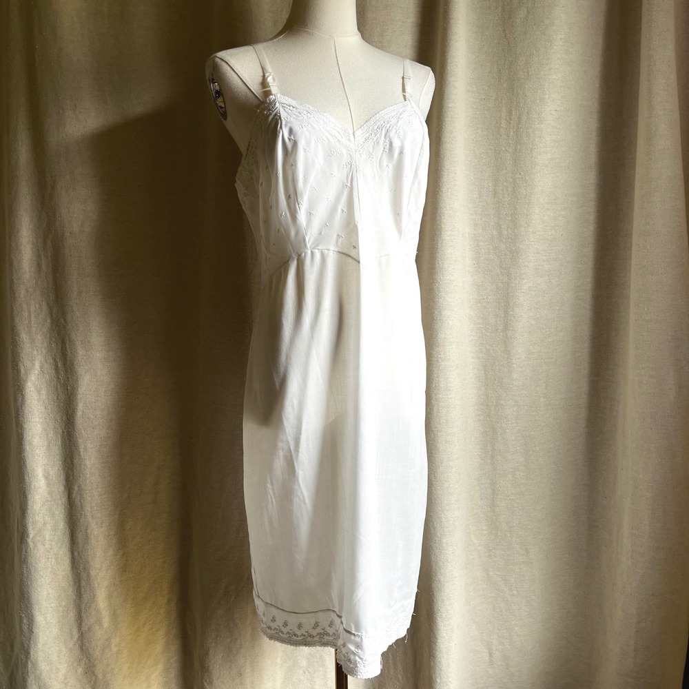 Vintage White Embroidered Slip Dress Nylon Lingerie‎ Midi Nightgown XS